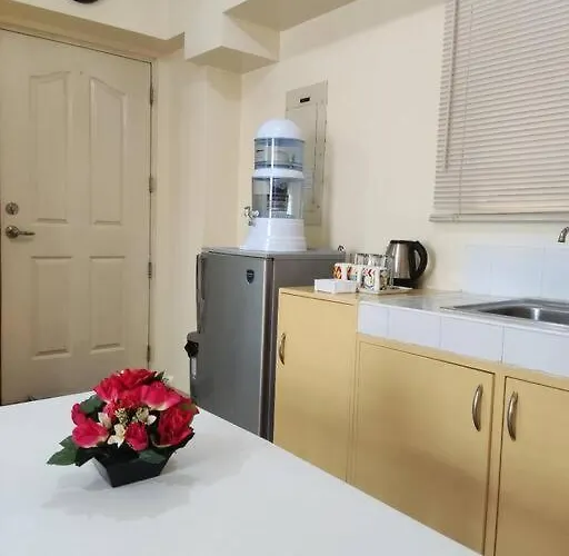 Near Airport Cozy With Kitchen 11p Manila
