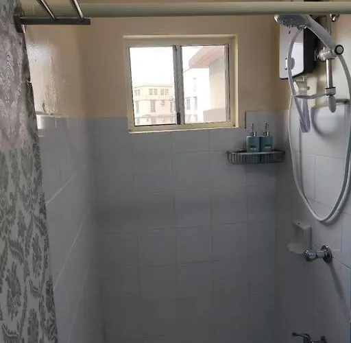 Apartamento Near Airport Cozy With Kitchen 11p Manila