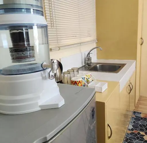 Near Airport Cozy With Kitchen 11p * Manila